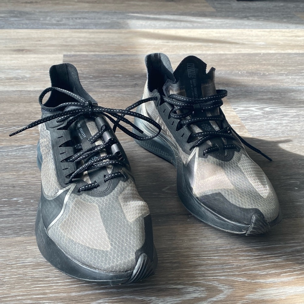 Nike men’s Zoom Gravity running shoe size 9.5